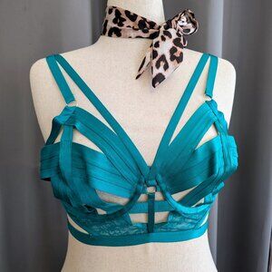 NWT Torrid Strappy Vixen Elastic Underwire Bra Teal/Turquoise Size 0